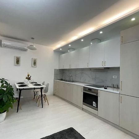 Modern Apartment At Train Station Tiranë Eksteriør bilde