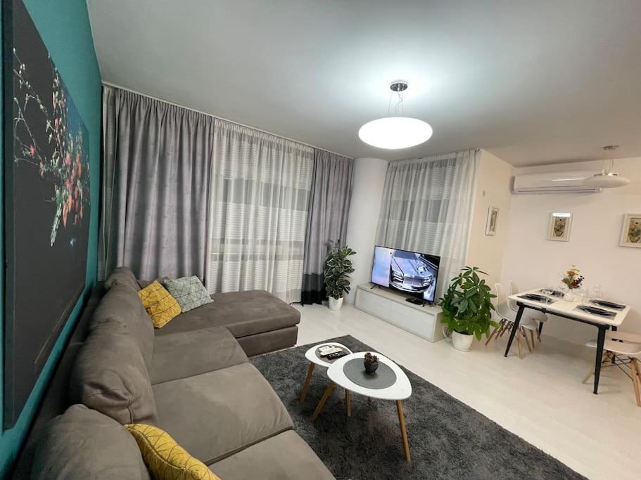 Modern Apartment At Train Station Tiranë Eksteriør bilde